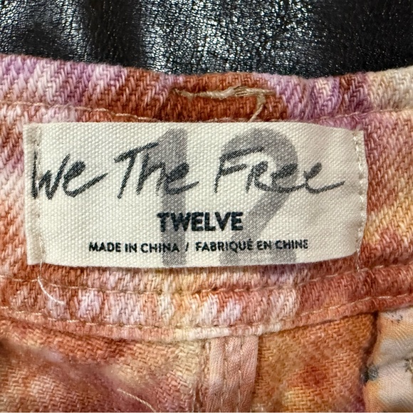 We The Free She's A Legend Orange Apricot Tie-Dye
Bermuda Shorts Size 12 - Picture 11 of 16